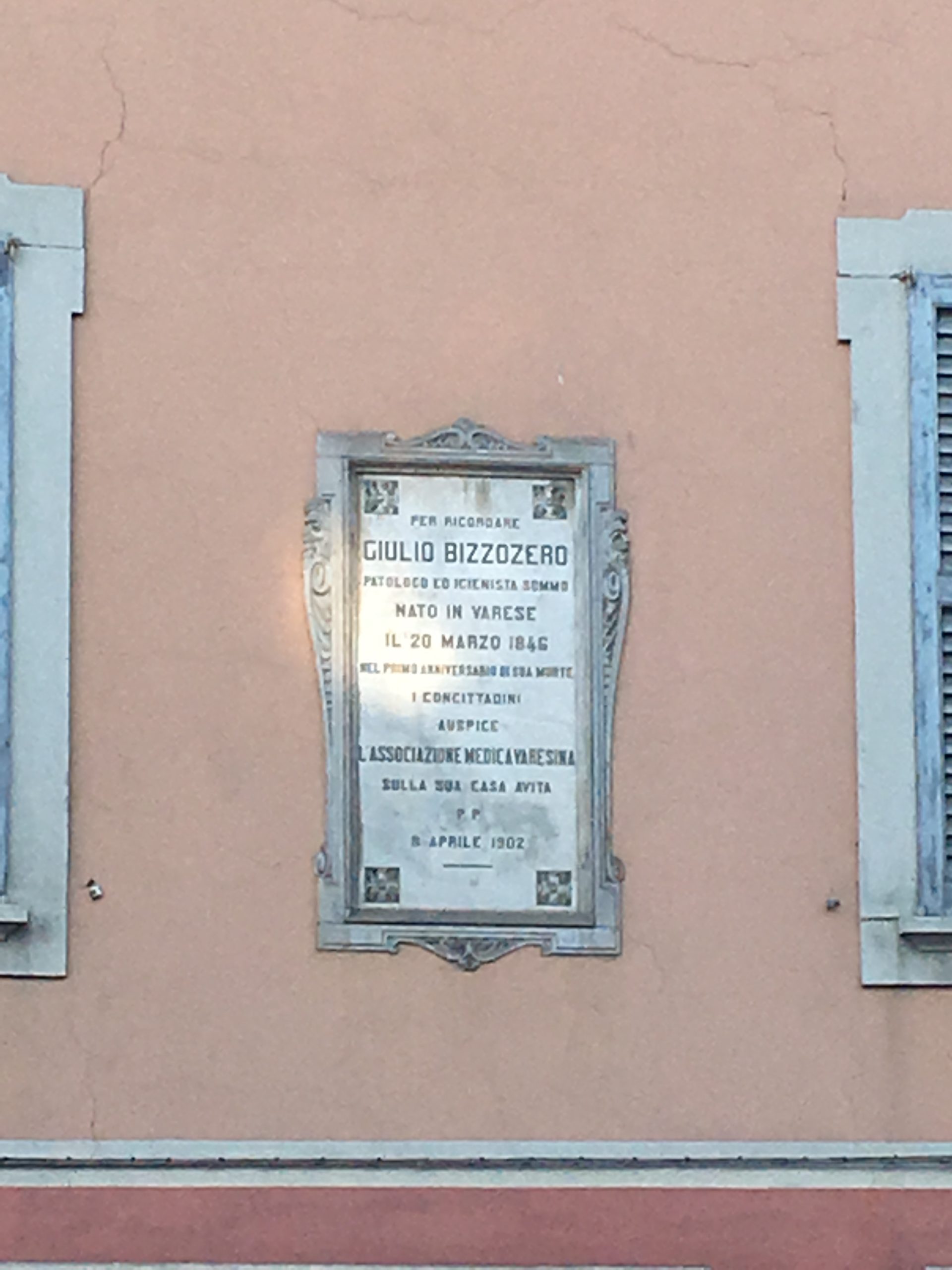 Giulio Bizzozero's tablet, Varese -01.jpg